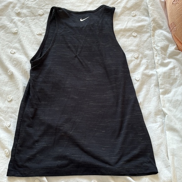 Nike tank top - Picture 2 of 3